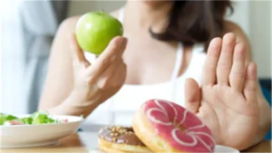 نظام غذائي مرتكز على السكريات يرفع خطر الأمراض: تحذيرات طبية من تداعيات صحية خطيرة